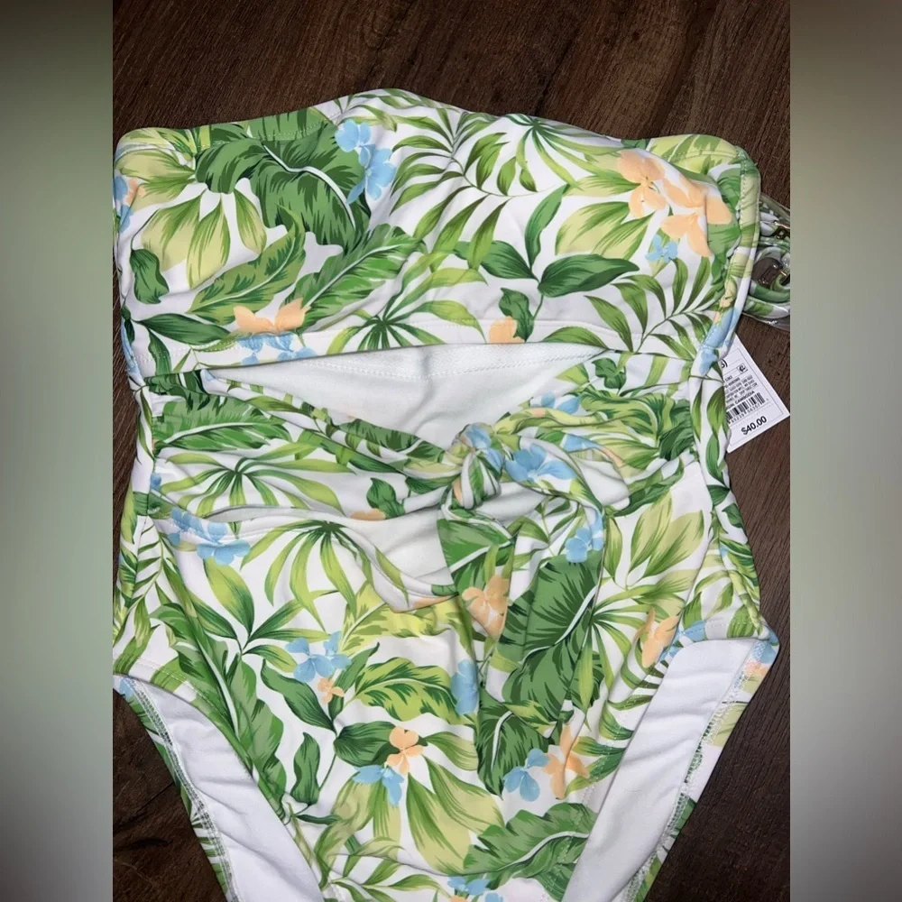 NWT Target Shade & Shore Cutout One Piece Swimsuit